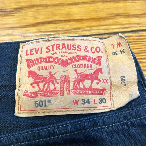 Levi’s 501 black button fly jeans. Excellent condition. Size 34 x 30. - Picture 5 of 10